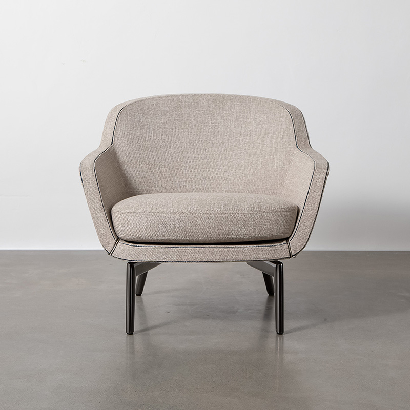 How Do You Clean and Maintain a Chaise Lounge Replica Belt Lounge Chair Outdoors
