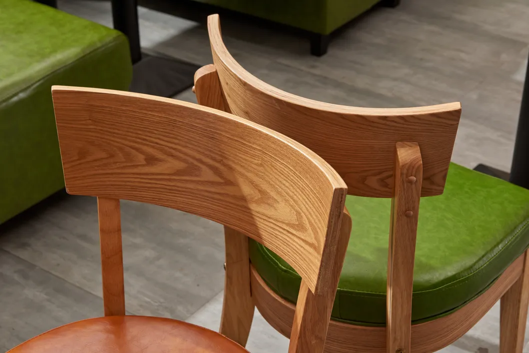 Hot Sale Modern Minimalist Solid Wood Ox Horn Chair Solid Wooden Dining Chair with PU/Leather Cushion