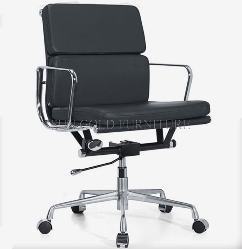 Hot Sell Modern Middle Back Leather Office Eames Chair (SZ-OC128)